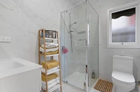 Thinking of selling? Contact our agent - Photo 5