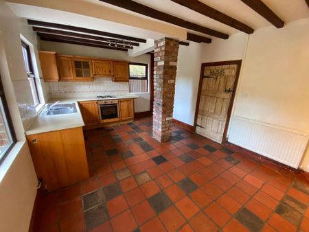 3 bedroom semi-detached house to rent - Photo 5