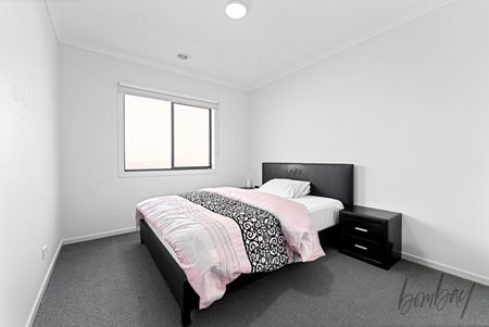 Stylish Family Home in Craigieburn's Highlands - Photo 2