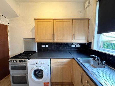 2 bedroom terraced house to rent - Photo 2