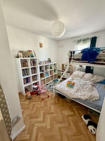 Location Appartement 4 pièces 77m² HYERES 83400 - Photo 3