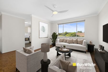 Beautifully Presented Two Bedroom Unit - Photo 5