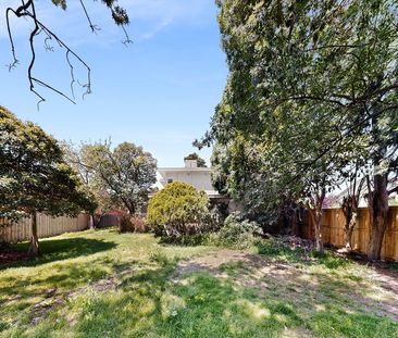 9 Cascade Drive, Kew East VIC 3102 - House For Rent | Domain - Photo 2