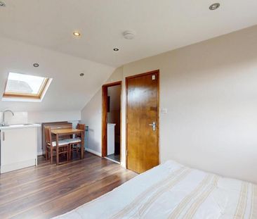 Studio to rent - Photo 3