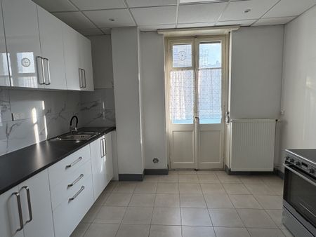 Location Appartement 3 pièces 75m² MULHOUSE 68200 - Photo 2