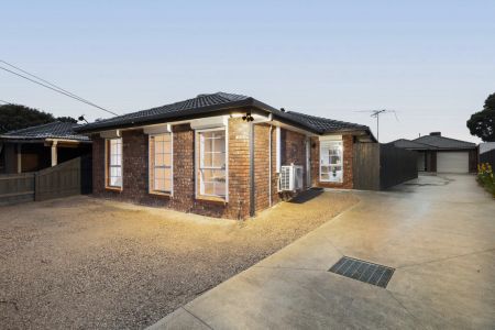 Easy Living in a Convenient Werribee Location - Photo 4