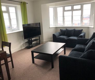 3 Bed Flat, Leigham Hall, SW16 - Photo 1