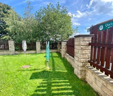 Lumb Lane, Roberttown, Liversedge, WF15 - Photo 2