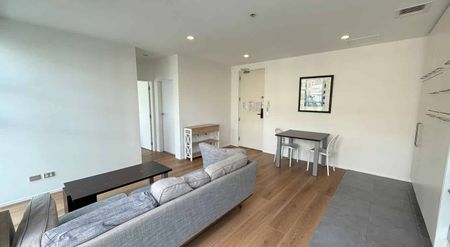 Spacious One-Bedroom Apartment in Scene One - Photo 5