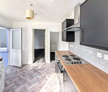 4 bedroom terraced house to rent - Photo 5
