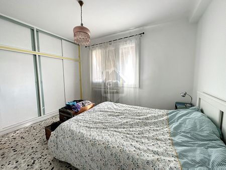 Maison -appartement location meublée Avignon ,81 m2, 2 chambres et un bureau, garage et jardin privatif, - Photo 3