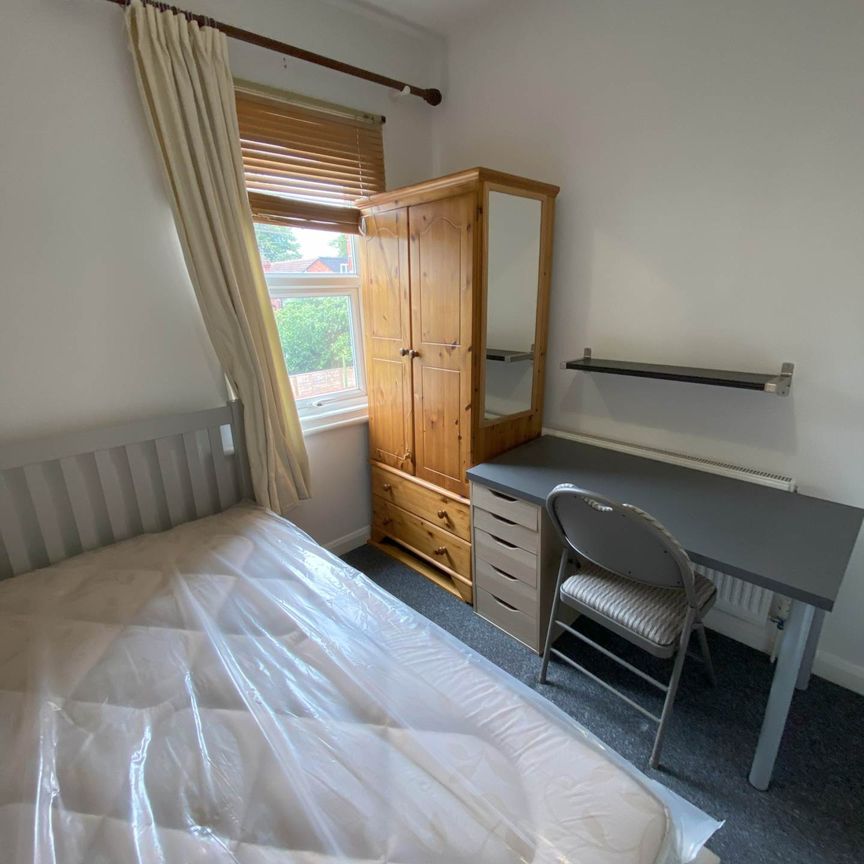 Price £700 pcm - Available Now - Furnished - Photo 1