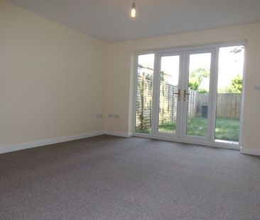 Ainsley Gardens, Boyatt Wood - Photo 2