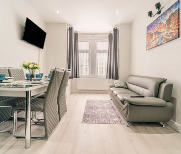 2 Bed Flat, Kimberley Avenue, IG2 - Photo 3