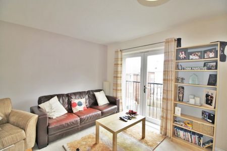 2 bedroom flat to let - Photo 2