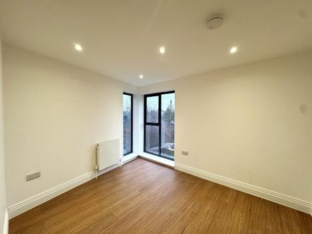 2 bedroom flat to rent - Photo 2