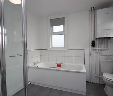 1 bedroom in a house share to rent - Photo 6