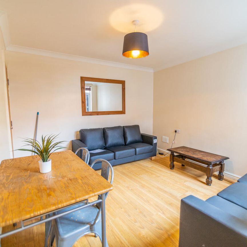 18 Gordon Street - Photo 1