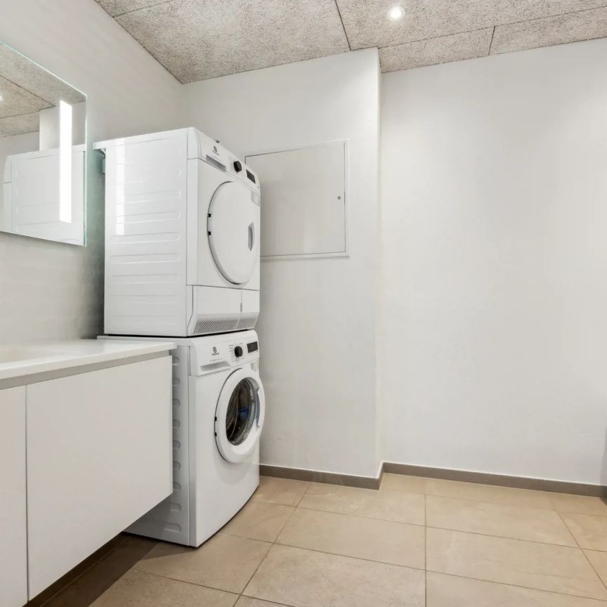 Gennemrenoveret 3-værelses lejlighed på Torvegade i Nørresundby - Photo 1