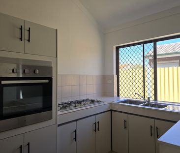 REFURNISHED 3 BEDROOMS HOME IN CUL DE SAC - Photo 6