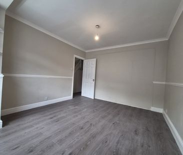 4 Bed Semi-Detached House, Galpins Road, CR7 - Photo 1