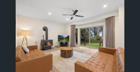 Luxury Eco Home with Spectacular Views – PRIVATE INSPECTION - Photo 2