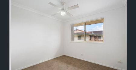 Spacious & Comfortable Living in Prime Southport Location - Photo 3