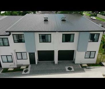 Brand New Living with Stunning Waitakere Range... - Photo 5