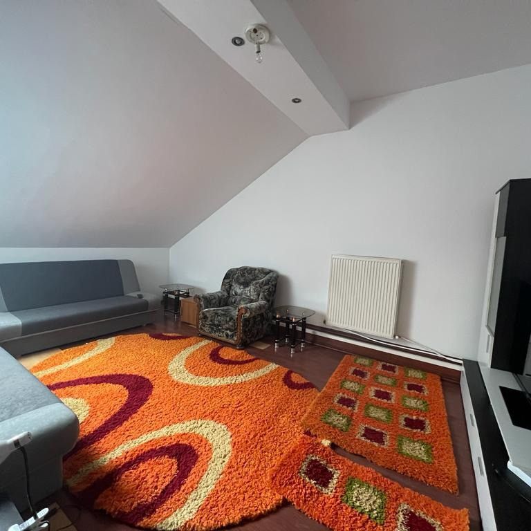 Inchiriez casa 8 camere zona Intim - ID : RH-42218-property - Fotografie 1