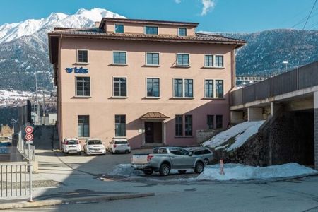 Spacious living room with exclusive finishes - Photo 5