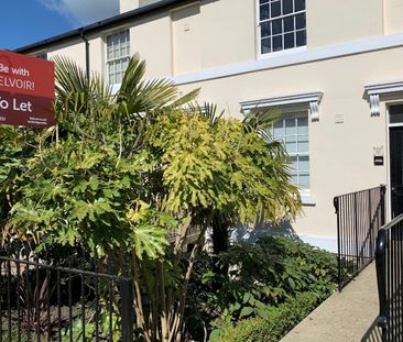 Flat to rent on - Photo 1