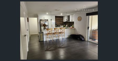 Neat and Tidy 3-Bedroom Home - Photo 2