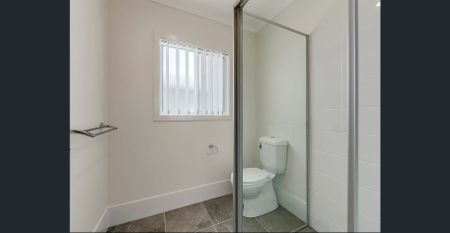 FULLY FURNISHED, DESIGNER STUDIO APARTMENT – BILLS INCLUDED! - Photo 5