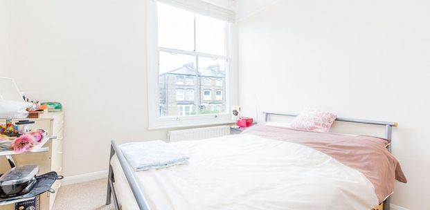 2 Bedroom, 1 bath, 1 reception Flat - Photo 1