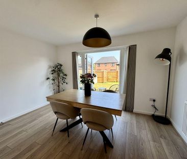 4 bedroom semi-detached house to rent - Photo 2