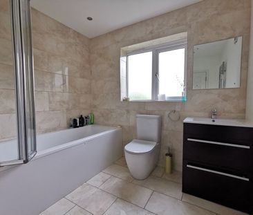 Middle Road, Swansea, SA5 - Photo 5