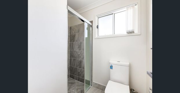 MODERN, FULLY FURNISHED STUDIO APARTMENT WITH BILLS INCLUDED* - Photo 1