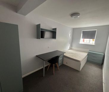 8 bedroom house to rent - Photo 4