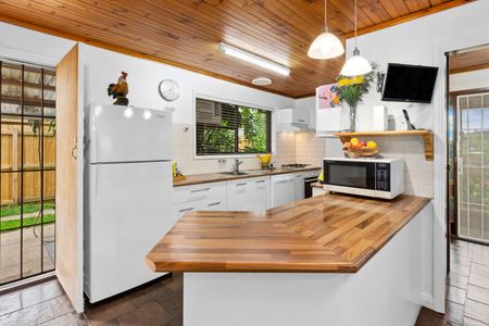 Family Friendly Home, Close to Everything - Photo 2