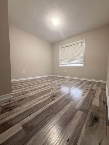 For Lease - 98 Benhurst Crescent, Brampton, Ontario - Photo 5