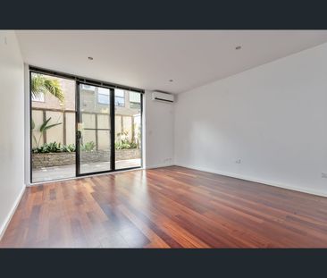 6/11 Grandview Avenue, Maribyrnong, Vic 3032 - Photo 1