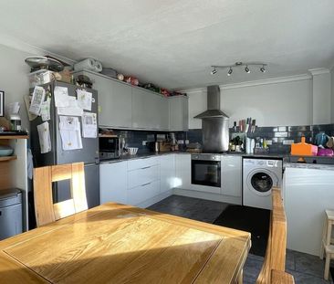 4 bedroom terraced house to rent - Photo 3