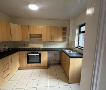 3 bedroom terraced house to rent - Photo 6