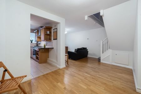 3 bedroom terraced house to rent - Photo 2