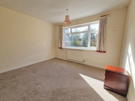 3 bedroom detached bungalow to rent - Photo 5