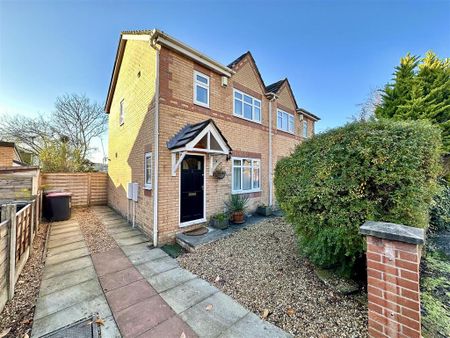 3 bedroom semi-detached house to rent - Photo 2