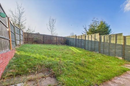 2 bedroom semi-detached house to rent - Photo 3