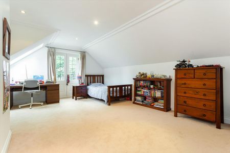 6 bedroom detached house to rent - Photo 5