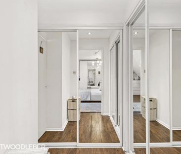 2 bedroom penthouse to rent - Photo 2