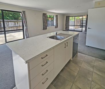 Stokes Valley Living - Photo 5